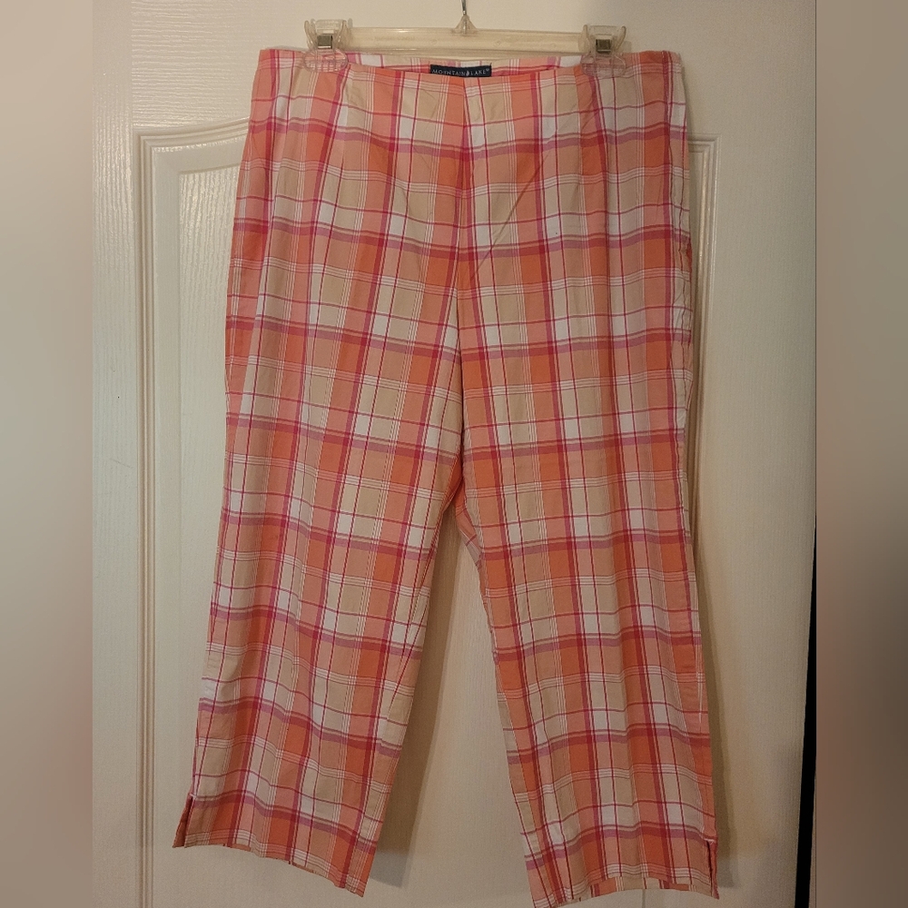 Mountain Lake Plaid Capris Pants in Pink and Orange